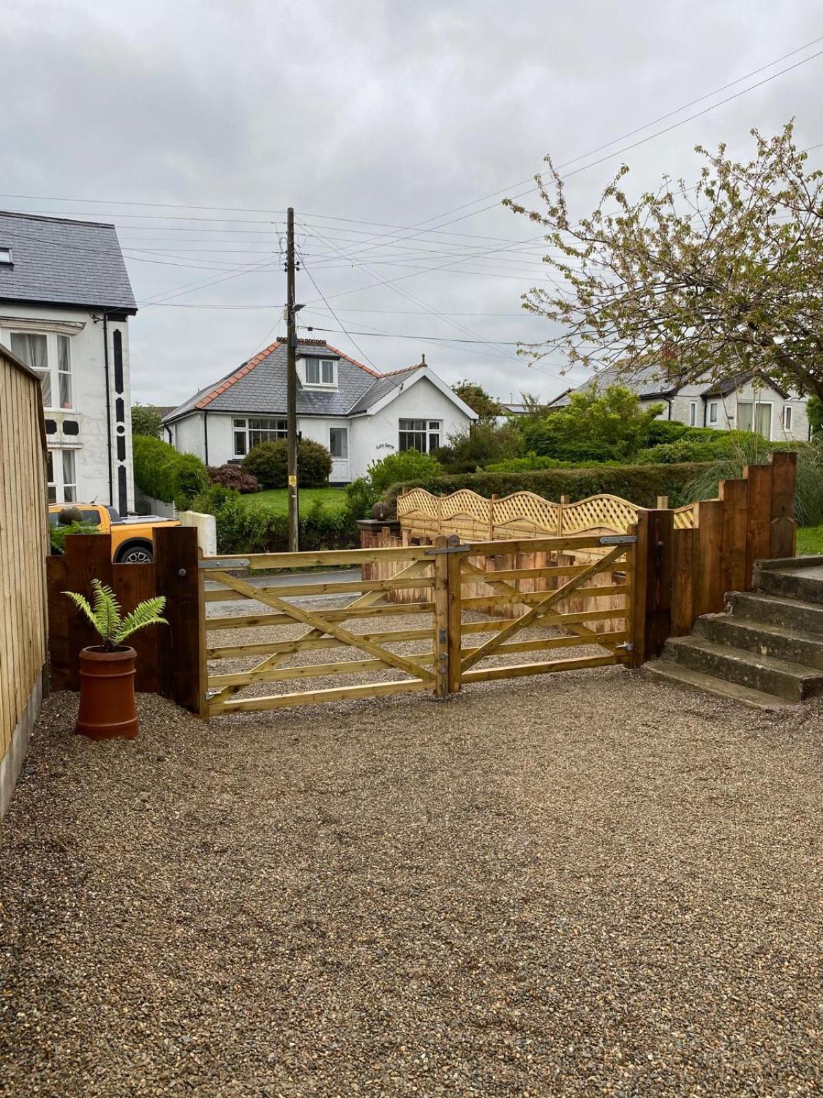 The Old Sea Captain'S House, Aberporth Exterior foto